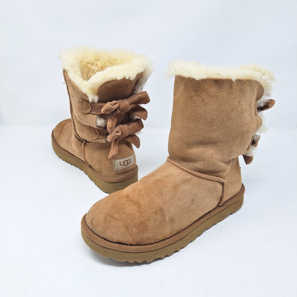 UGG Bailey Bow Corduroy Chestnut With Two Bows